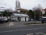 Wikipedia - Hampton Wick railway station