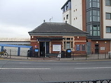 Wikipedia - Kenton railway station