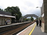 Wikipedia - Lenzie railway station