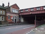 Wikipedia - Queenstown Road (Battersea) railway station
