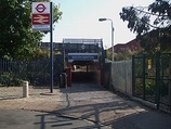 Wikipedia - South Kenton railway station