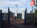 Wikipedia - South Merton railway station
