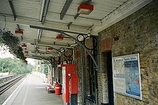 Wikipedia - Thames Ditton railway station
