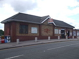 Wikipedia - West Ealing railway station