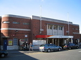 Wikipedia - Woking railway station