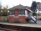 Wikipedia - Woolston railway station