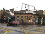 Wikipedia - Bruce Grove railway station