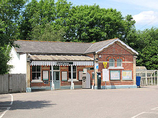 Wikipedia - Buxted railway station
