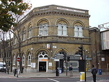 Wikipedia - Camden Road railway station