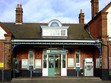 Wikipedia - Carshalton railway station