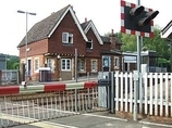 Wikipedia - Chilworth railway station
