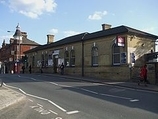 Wikipedia - Clock House railway station
