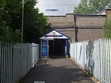 Wikipedia - Crews Hill railway station