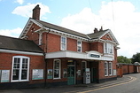Wikipedia - Earlswood (Surrey) railway station