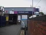 Wikipedia - Enfield Lock railway station