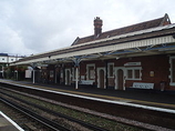 Wikipedia - Farncombe railway station